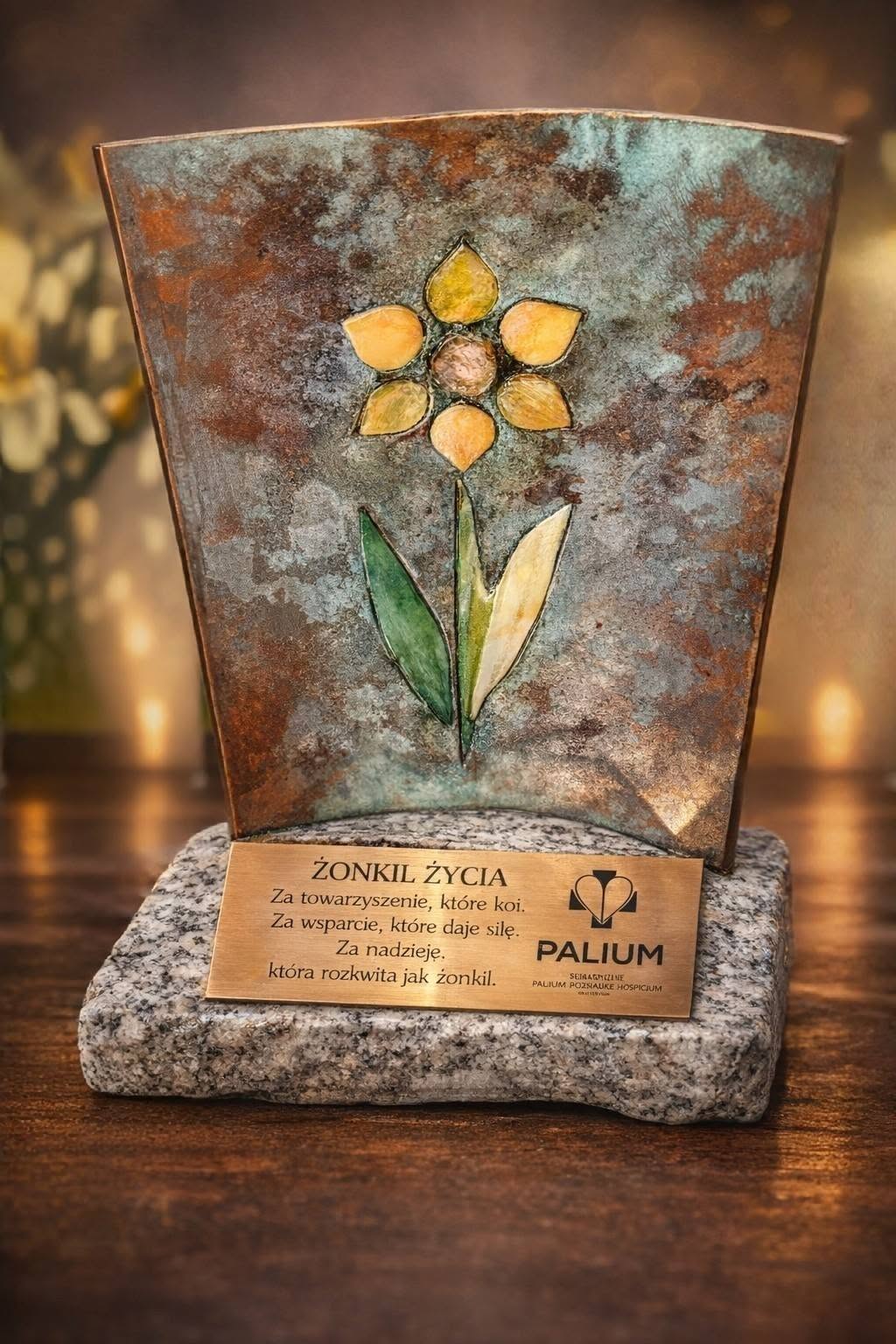 Statuetka Żonkil Życia od Stowarzyszenia Palium